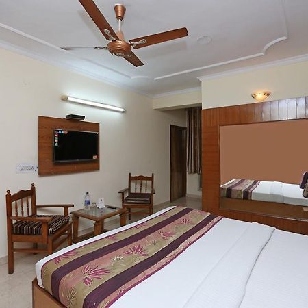 Oyo Flagship 9554 Hotel Grand Plaza Faridabad Extérieur photo