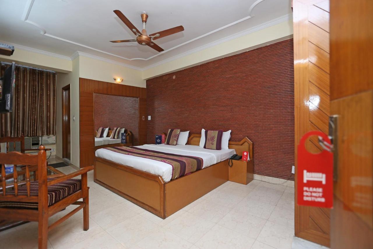 Oyo Flagship 9554 Hotel Grand Plaza Faridabad Extérieur photo