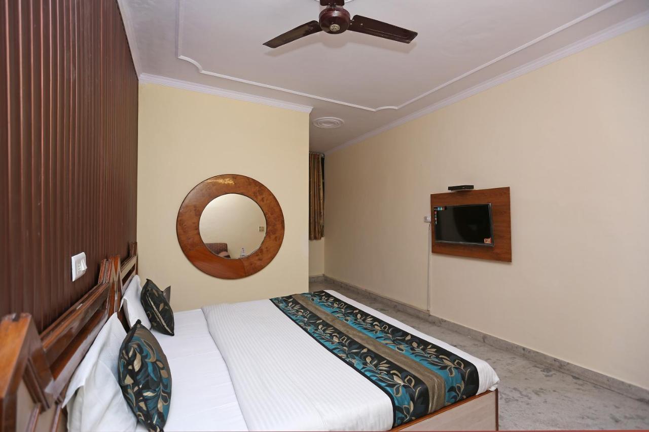Oyo Flagship 9554 Hotel Grand Plaza Faridabad Extérieur photo