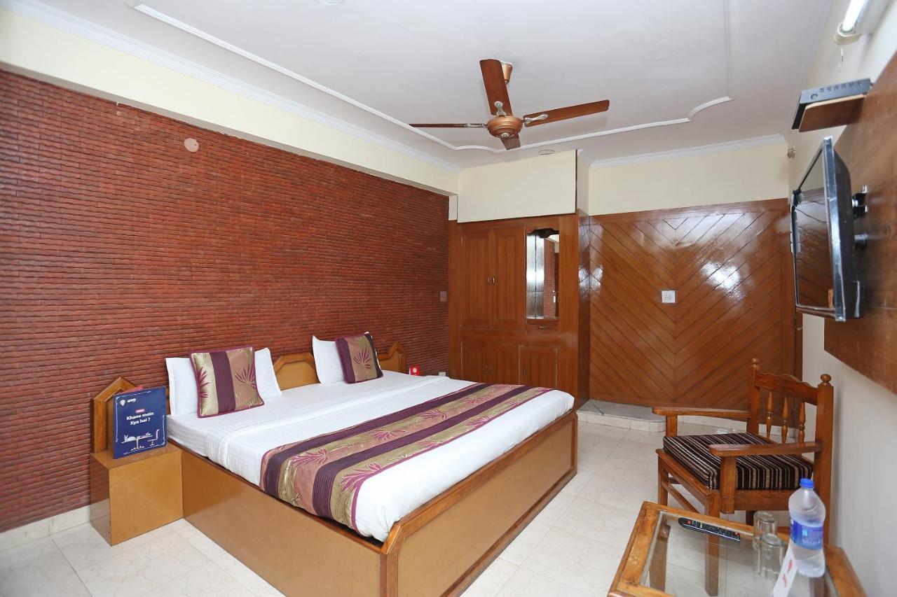 Oyo Flagship 9554 Hotel Grand Plaza Faridabad Extérieur photo